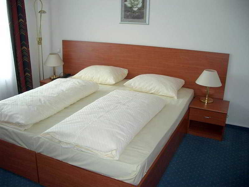 Hotel Sonata Baden-Baden Rum bild